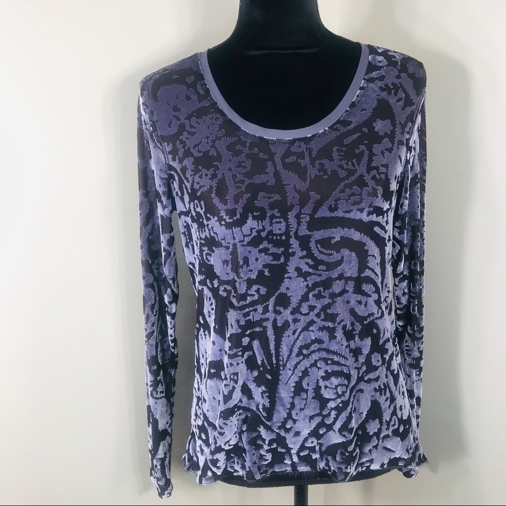 Simply Vera velvet pattern long sleeve size M